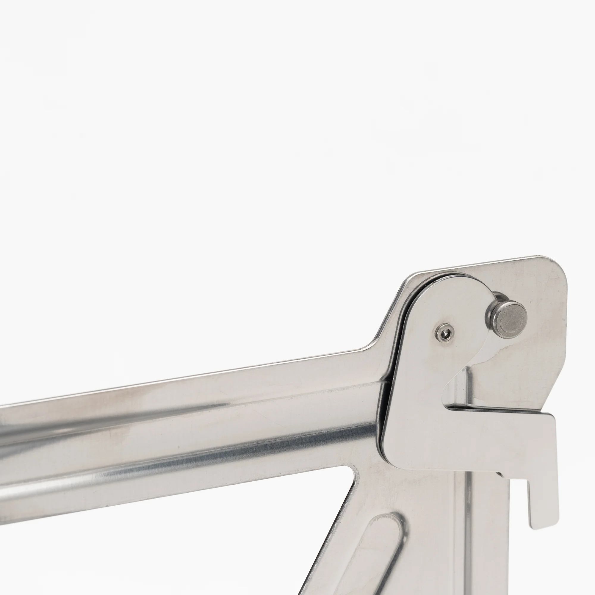 Shallow IGT Hanging Shelf - Image 7