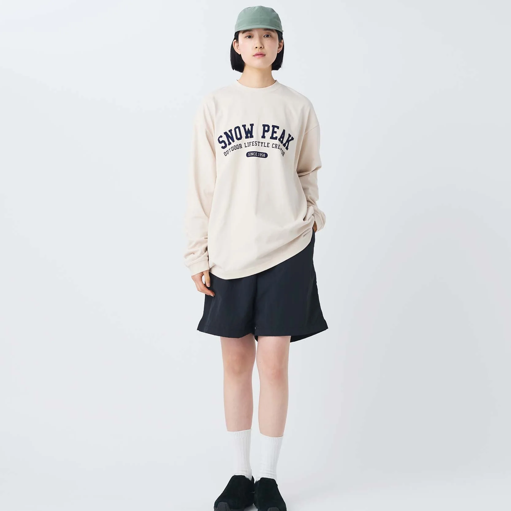 Varsity Logo L/S T-Shirt - Image 18
